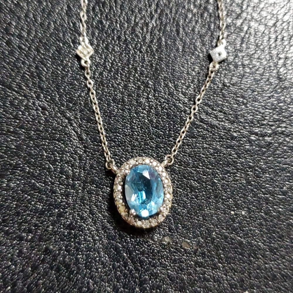 Necklace - Picture 2 of 3